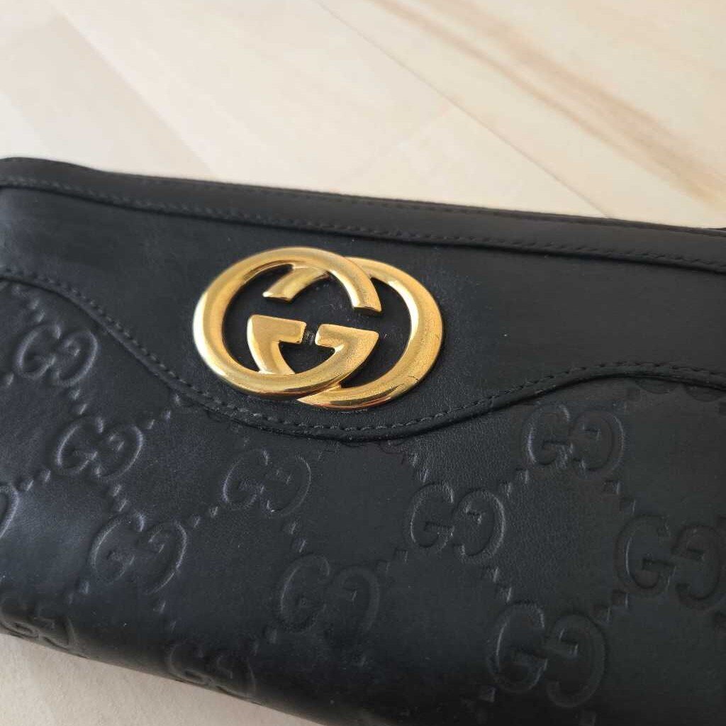 GUCCI GG ZIP WALLET