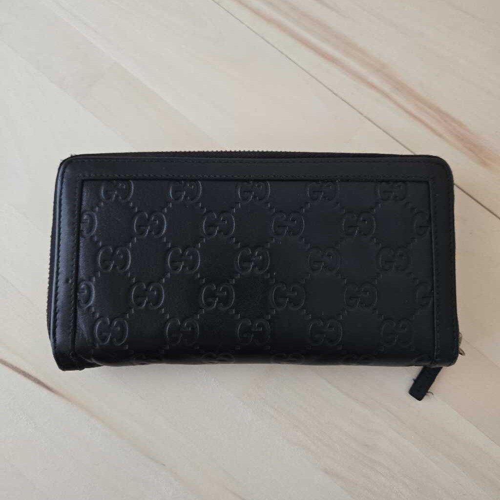 GUCCI GG ZIP WALLET