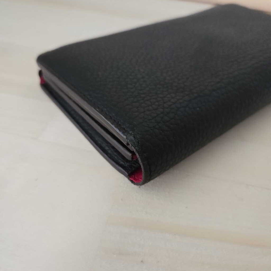LOUIS VUITTON TAURILLON COMETE WALLET