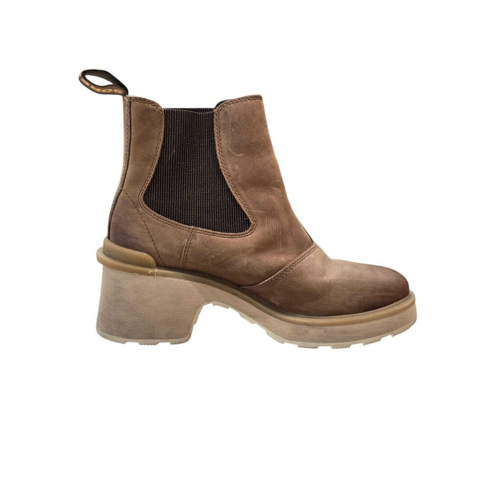 SOREL HI-LINE HEEL CHELSEA SZ 8.5