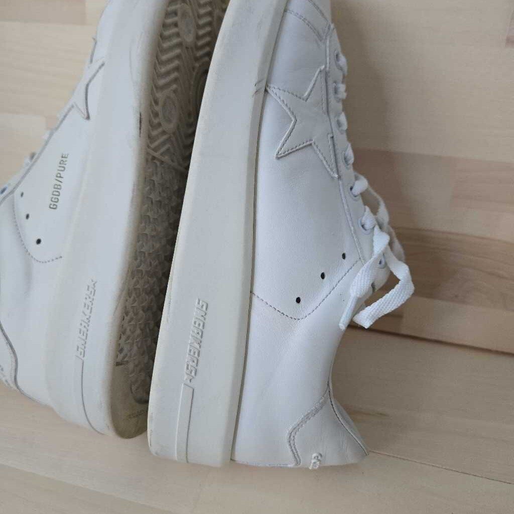 GOLDEN GOOSE PURESTART SZ 40 = 9/9.5 retail 610.00