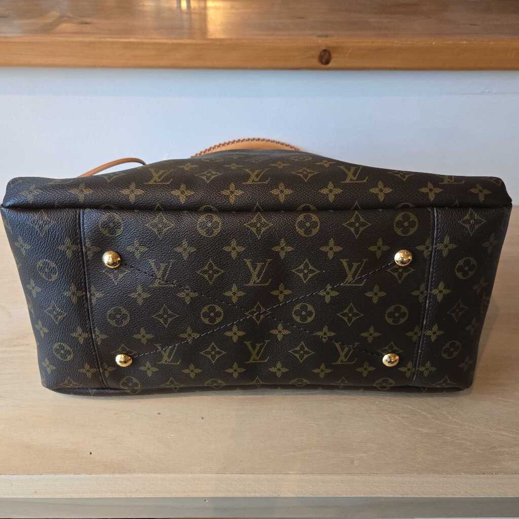 LOUIS VUITTON ARTSY MM brand new