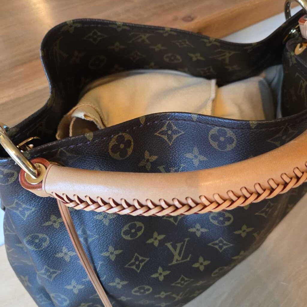 LOUIS VUITTON ARTSY MM brand new