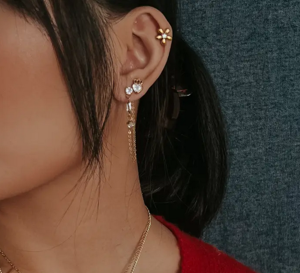 ELIN DAINTY FLOWER earrings